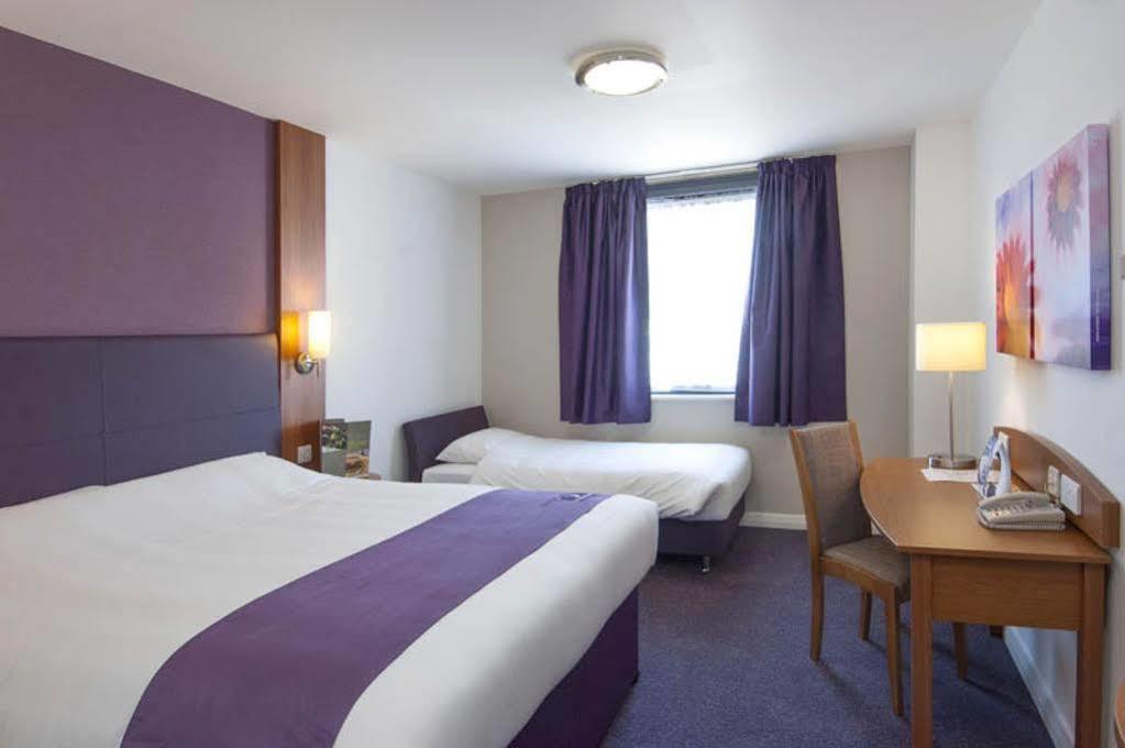 Premier Inn South Mimms/Potters Bar מראה חיצוני תמונה